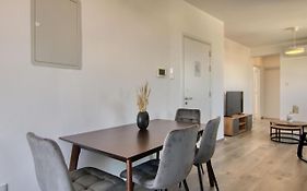 Phaedrus Living Coral Suites Bliss
